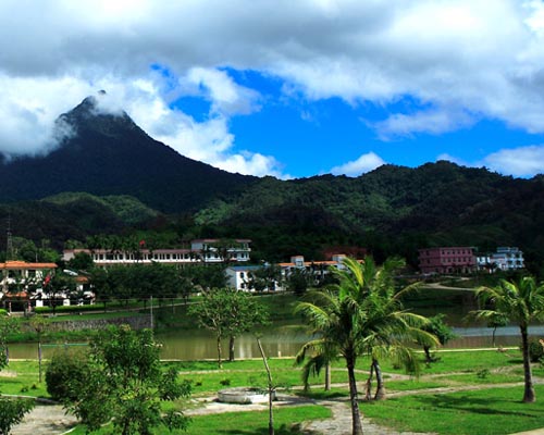 海南避暑胜地——五指山 海南避暑胜地——五指山